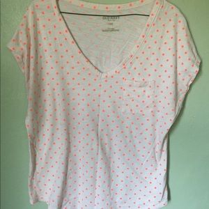 Pink polka dot Old Navy V-neck T-shirt